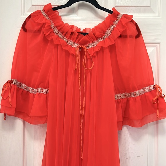 Intime California Stunning & Elegant VTG 1950’s 60’s Double Chiffon Coral Robe S - Picture 1 of 11